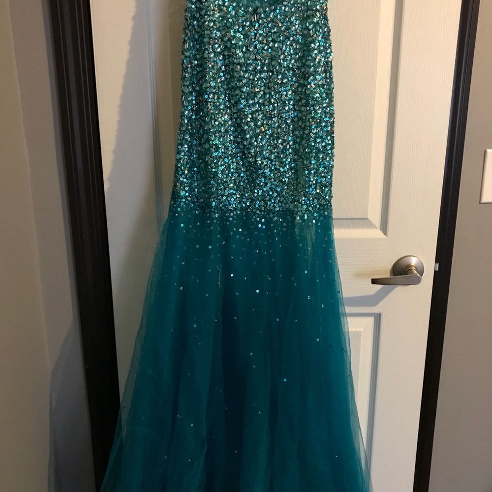 Teal mermaid formal - Picture 6 of 8